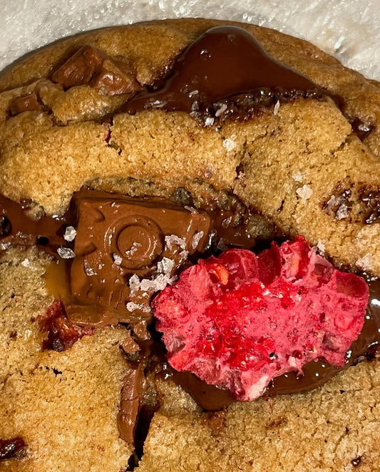 jcoco brown butter toffee chocolate chip cookies with raspberries recipe